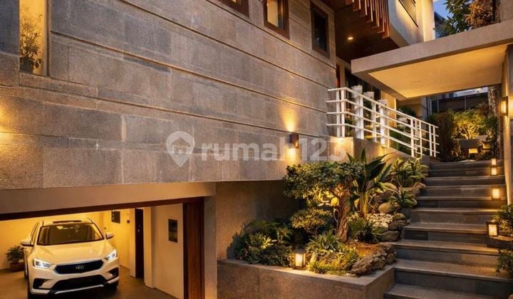 Rumah Mewah 2 Lantai Style Modern di Jl Gatot Subroto Barat Denpasar