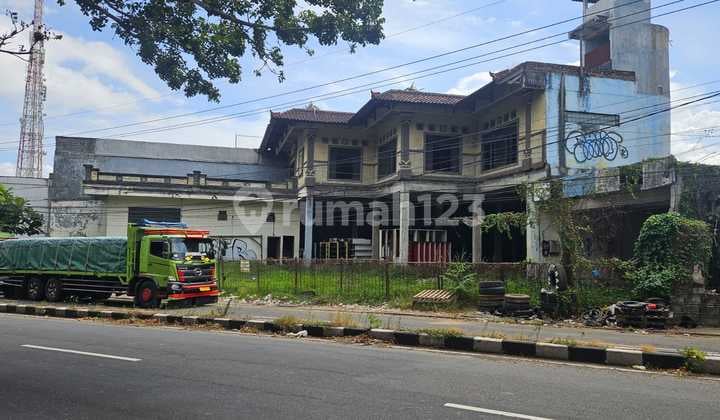 Shop House/ 3-Story Building on Bypass Ida Bagus Ketewel Bali Street
