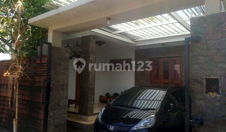 Rumah Minimalis 1 Lantai Style Villa di Tukad Petanu Denpasar
