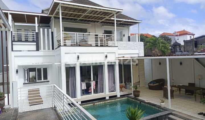 4 BEDROOM VILLA NEAR TO PANTAI MELASTI KUTUH BALI