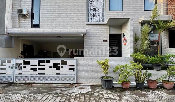 Modern 2-Story Residential House in Kerobokan