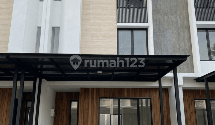 Rumah Attic 6X13,3 80M La Seine Essence Jgc Jakarta Garden City