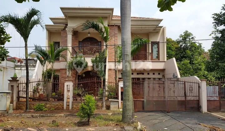 rumah 2lt luas 330m type 6KT Cakung Jakarta Timur
