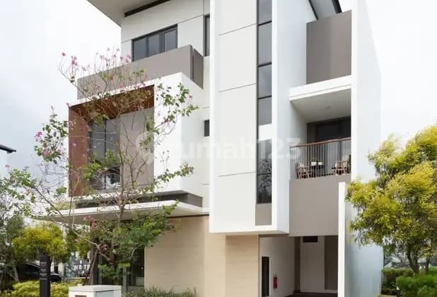 3-story house 10x14 4BR Cluster Maninjau Asya JGC Jakarta Garden City