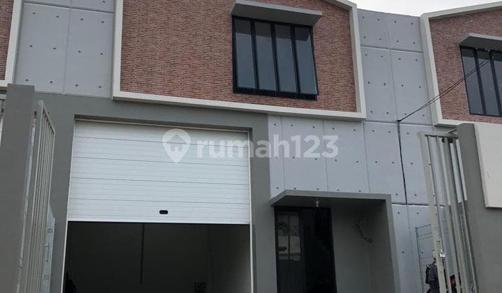 Warehouse in Daan Mogot Land Area 311 M2 Building Area 270 M2, Good Condition and Ready to Use.