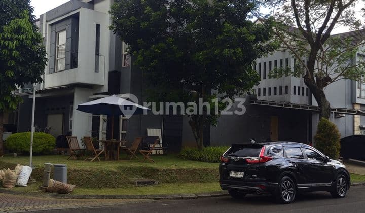 House in Gading Serpong, Size 10 X 25, Empty, Hook Position, Good and Neat