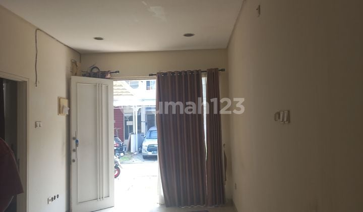 Rumah di Puri Mansion Ukuran 6 X 15, Semifurnish, Bagus