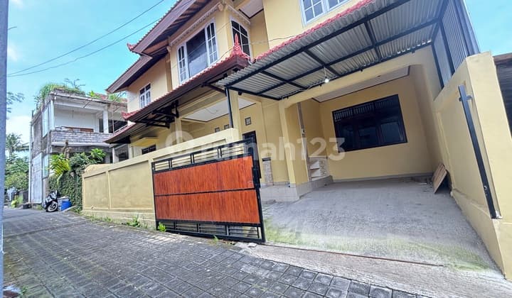 House for Sale with 5 Bedrooms on Jl Pasekan, Batubulan, Sukawati, Gianyar
