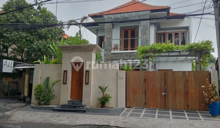 Selling Villa on Jl Umalas Klecung, Kerobokan Kelod, North Kuta