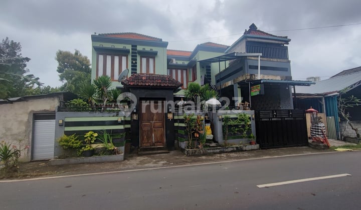 House for Sale with 4 Bedrooms in South Kori, Batu Ngongkong Street, Jimbaran