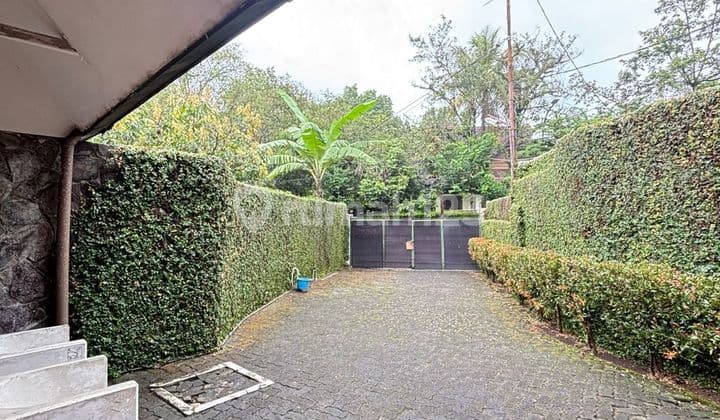 Rumah lokasi sangat Strategis di dekat Gedung sate Dago Riau