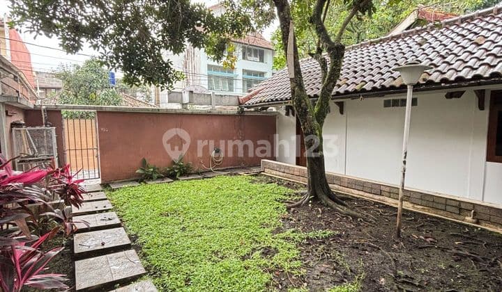 House in Cipaganti Complex Cihampelas Pasteur Bandung City Negotiable
