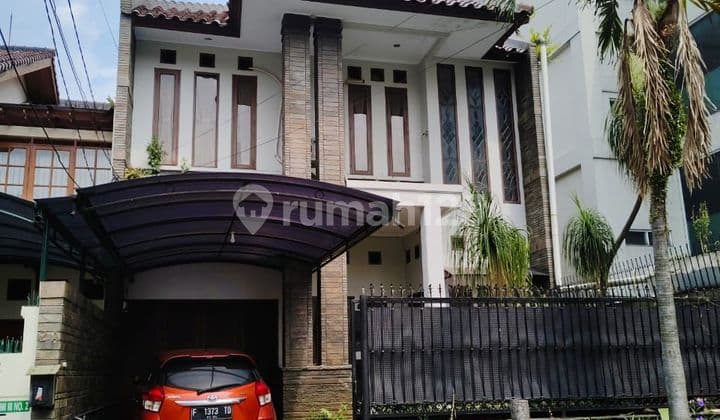 Rumah dekat Maranatha Setra Duta Pasteur Bandung Kota