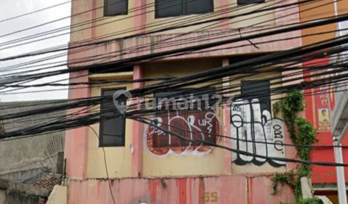Rare Find!! Shop House with 124m² Land Area in Cipondoh