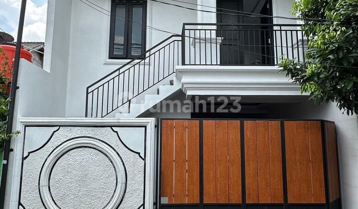 Hard Selling Jual Murah Bangunan New Classic Eropa 2 Lantai