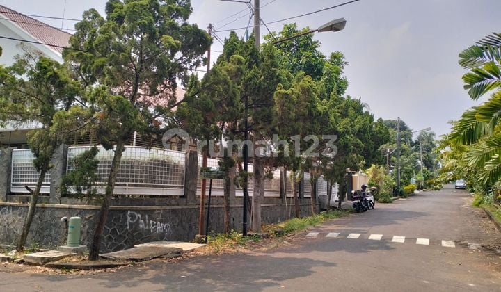 RUMAH HOOK 2LT TERAWAT LUAS 500m² DLM PERUMAHAN CINERE ESTATE DEPOK