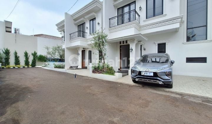 Rumah Mewah 2,5lt 50m Ke Jl Raya Pondok Gede Bekasi Strategis