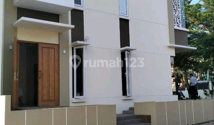 Rumah Baru Full Furnish Dlm Townhouse Premium Di Cipinang Besar