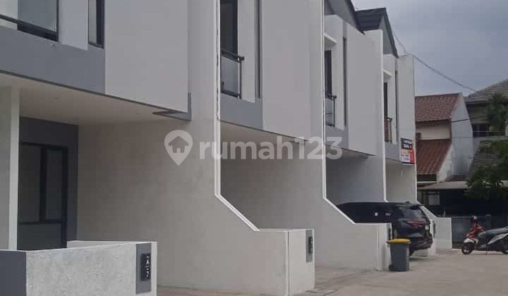 Rumah Modern 4 Kamar 2lt Dlm Cluster Tidak Banjir Di Galaxy