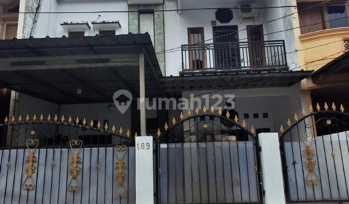 2-Story Sturdy House in Cluster 4 Minutes to LRT Jatibening in Jatiwaringin