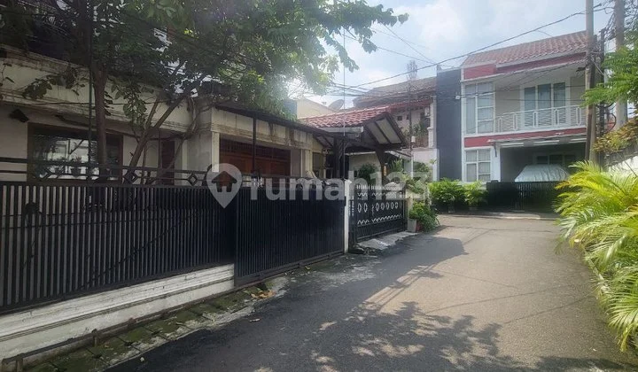 Rumah Asri 2lt Dlm Komplek Bapem Di Kebayoran Lama Dkt Permata Hijau