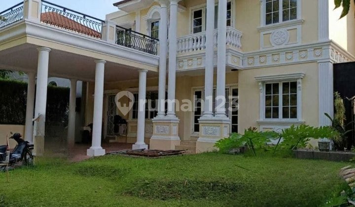 Rumah Mewah American Classic Semi Furnish di Kota Wisata Cibubur