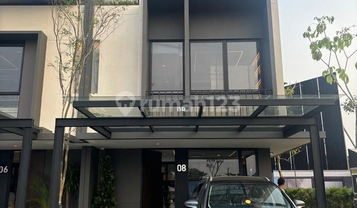 3-Story House 4 Bedrooms Location Near Gading Serpong 2.5% Down Payment