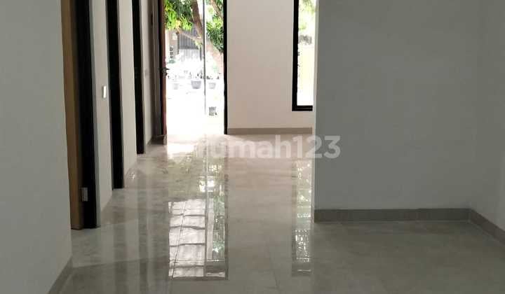 Dijual Rumah Baru Taman Imam Bonjol. Lippo Karawaci. SHM. Siap Huni