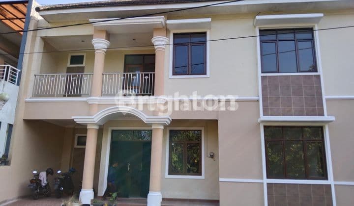 RUMAH DALAM KOMPLEKS PERUMAHAN ELIT, 1 GATE SYSTEM, SECURITY 24 JAM.SELANGKAH JCM JOGJA CITY MALL, JL. RAYA MAGELANG YOGYAKARTA DALAM RINGROAD.RUMAH DAN PAVILIUN SIAP HUNI, KONDISI BAGUS, SUASANA TENANG.