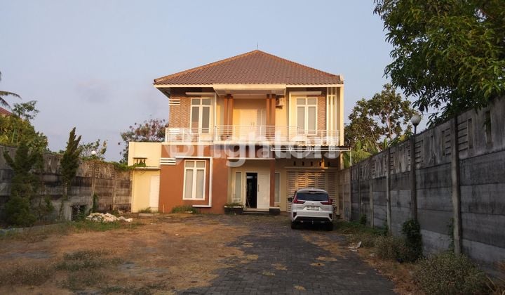 FULLY FURNISHED GODEAN INSIDE RING ROAD, WEST JOGJA. A STEP AWAY FROM VILLA DE BALI, MIROTA, MCD, STPN CAMPUS, POLTEKKES.