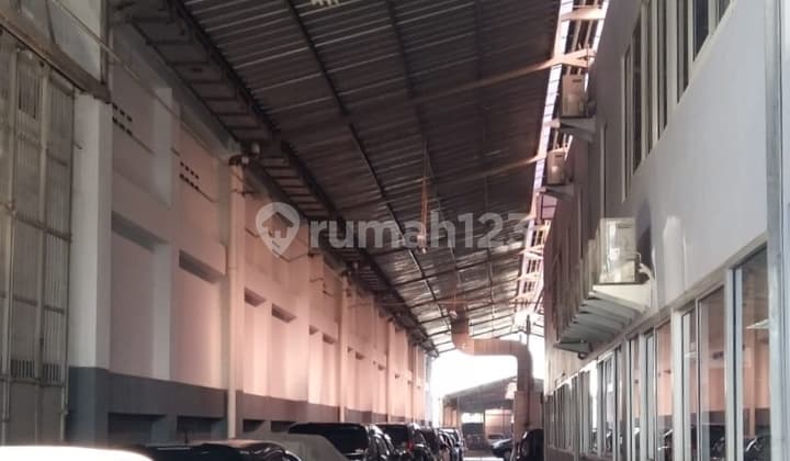 One Step to Malioboro Monument, Warehouse Office Residence