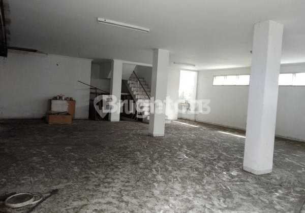 Pinggit Jl. Magelang Kodya Yogyakarta Pusat Komersil