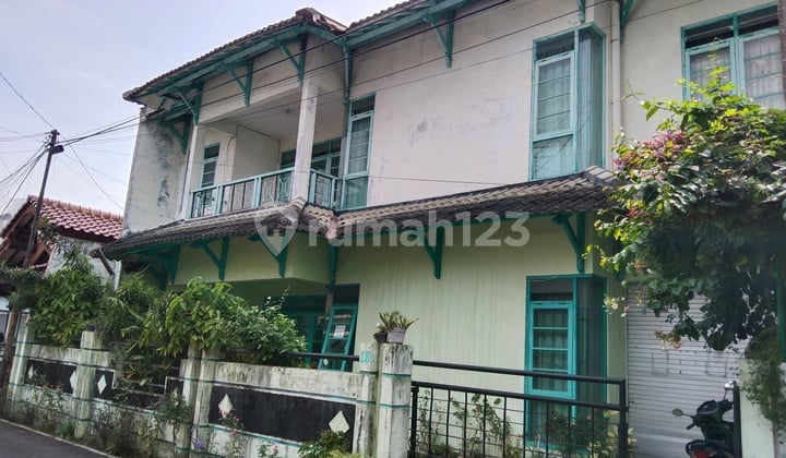 Price: 800 million— CASH— NEAR CAMPUS ATMajaya and UPN. Fully single, unlimited water + free WiFi + AC + room + bathroom. Public facility.