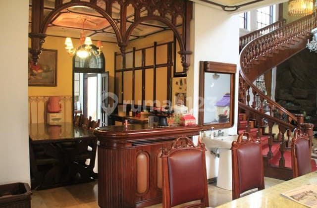 Dijual Rumah Luas Di Tubagus Ismail Bandung