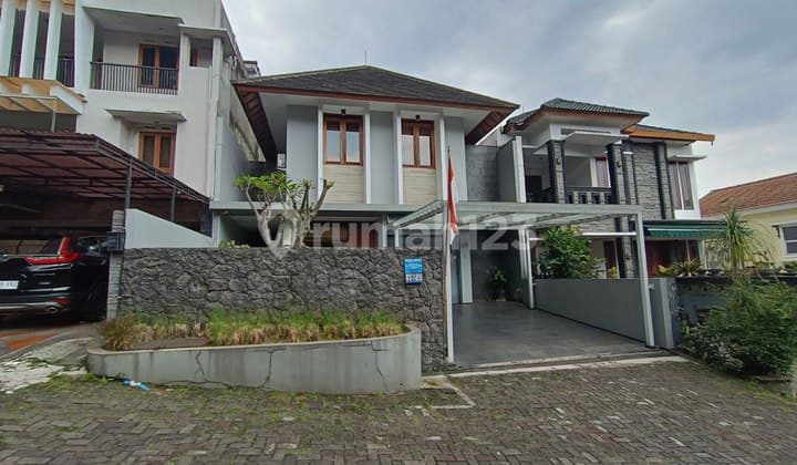 Rumah Bagus 2 Lantai Di Komplek Alamanda Dago Tubagus Ismail