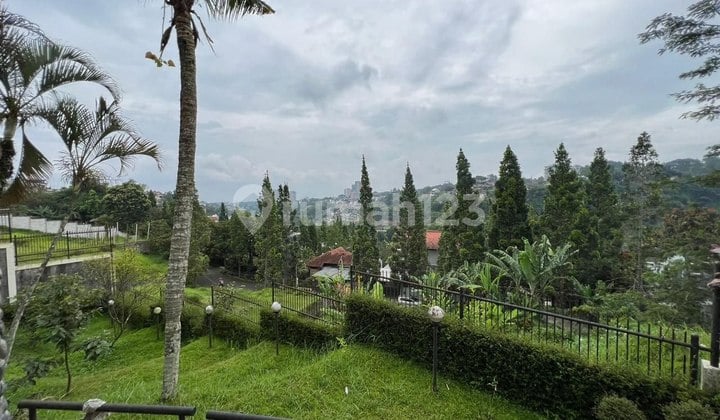 Rumah Villa Siap Huni di Dago Pojok Dekat Dago Valley