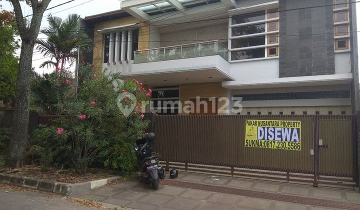 Rumah Mewah Sayap Gatot Subroto Lokasi Strategis Main Road