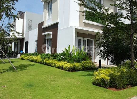 Rumah 2 Lantai Bagus Posisi Hook Di Summarecon Bandung