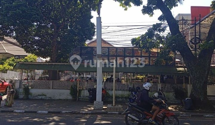 Rumah Kost/Ruang Usaha di Main Road Sulanjana Dago Negotiable