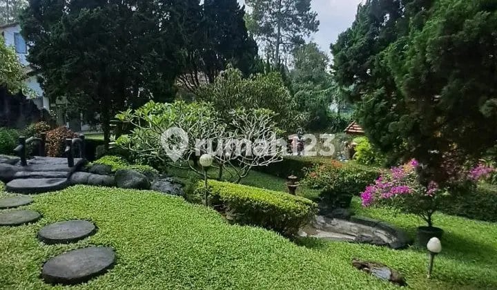 Rumah Villa di Lembang Dekat Wisata Kekinian Bandung Utara