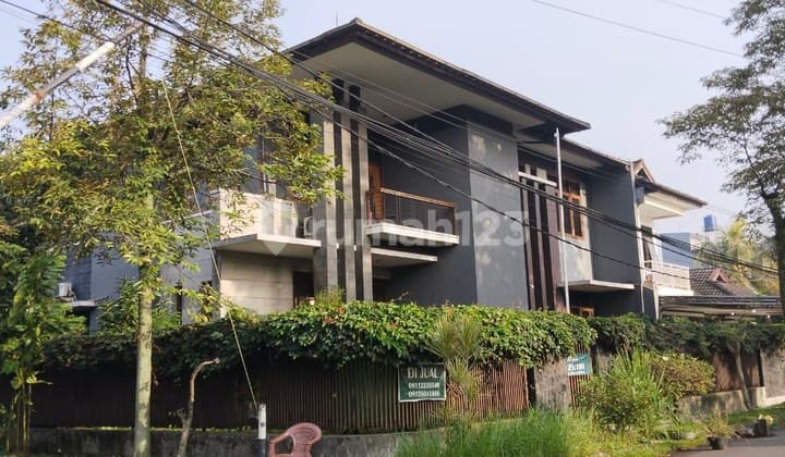 Luxury Living di Turangga - Rumah 2 Lantai Siap Huni Posisi Hook