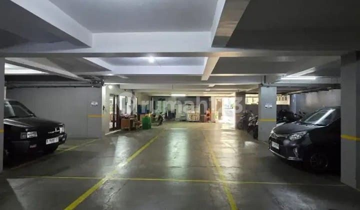 Rumah 2 Lantai dengan Basement Lokasi Dekat dengan Gedung Sate