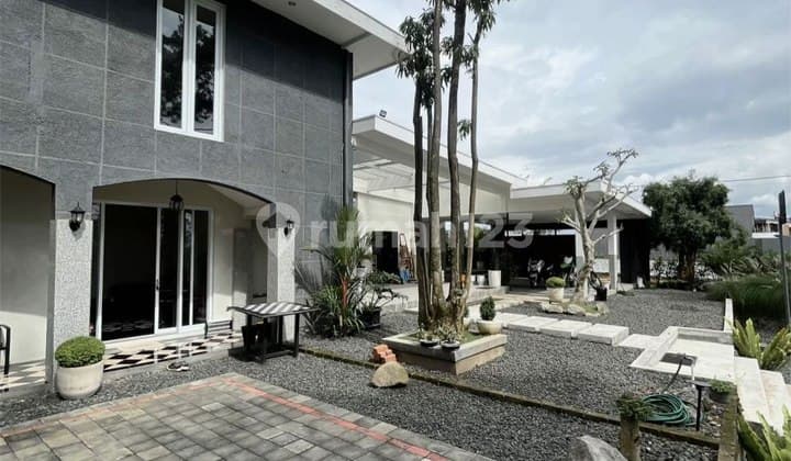 Rumah Furnished Luas American Style di Setiabudi Regency Bandung