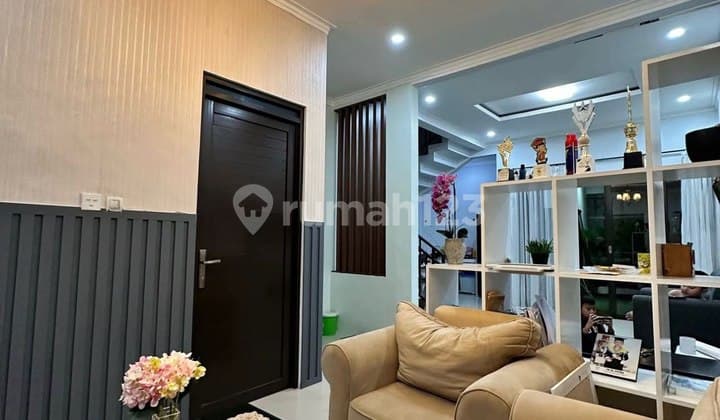Rumah Bagus 2 Lantai Modern di Setra Dago Antapani Lok Strategis