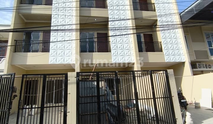 Rumah Baru 3 Lantai Modern Minimalis Duri Kepa Jakrta Barat
