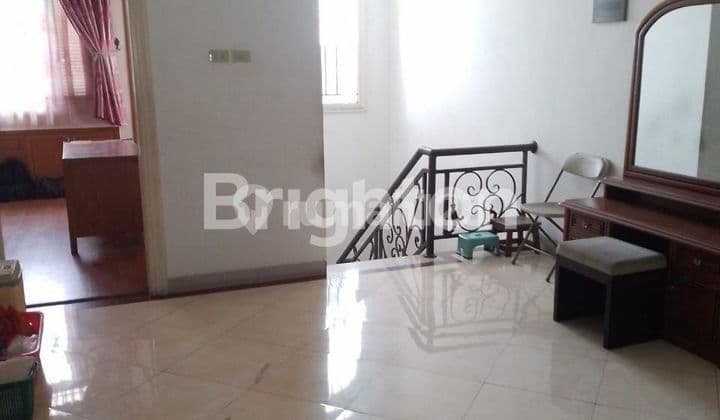 RUMAH SIAP HUNI 2,5 LANTAI SUNTER JAKARTA UTARA