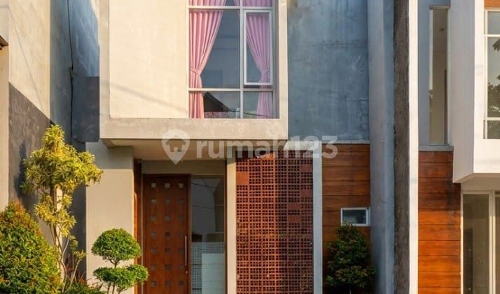 Super Comfortable Ready-to-Occupy House in Bridgetown Tidar Malang