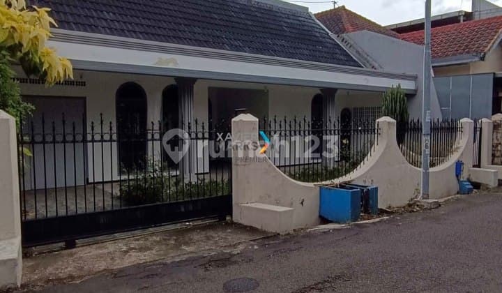 Classic House Near ABM Campus in Lowokwaru Malang