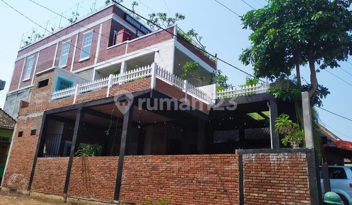 Ruang Usaha Full Furnish di Jl Pasuruan Malang Wonorejo Pasuruan