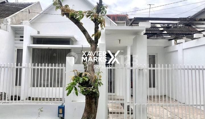 Rumah Selangkah ke Stasiun di Jl Ontoseno Malang